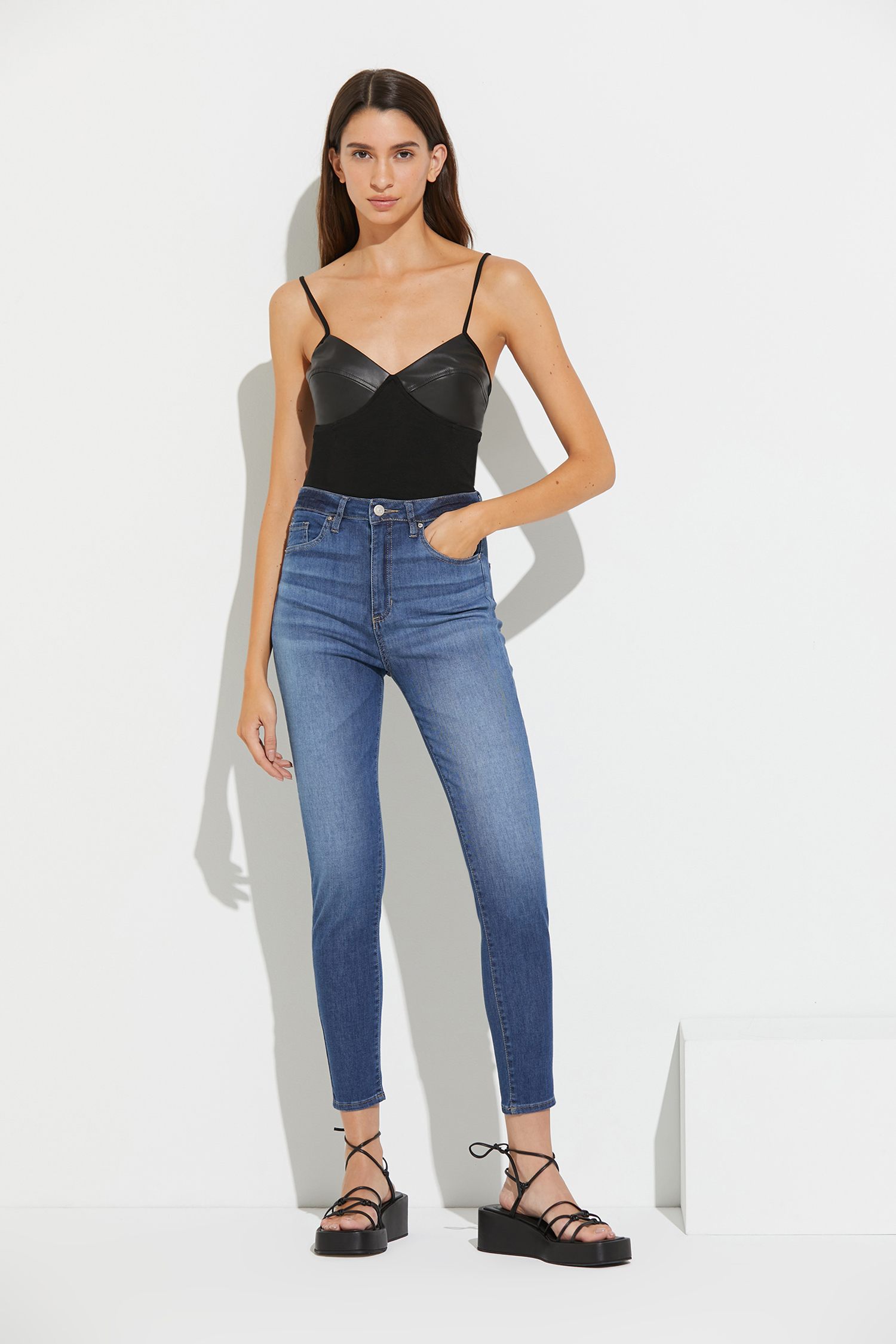 tucci_pantalon-katy-sk-xhw-blue-indigo_33-18-2023__picture-11856